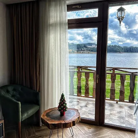 Πανσιόν Oasis Rhodopes Dospat