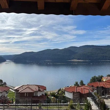 Къща за гости Oasis Rhodopes Доспат