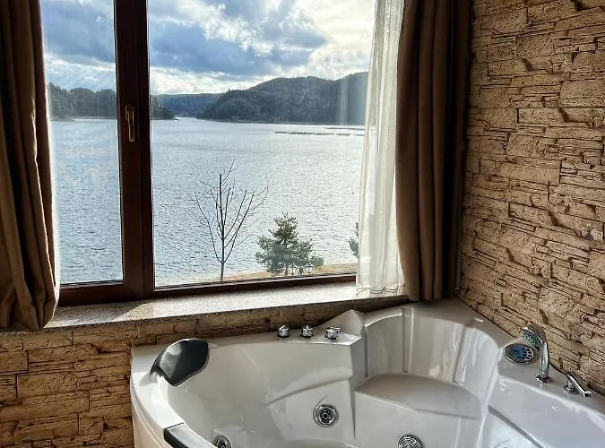 Oasis Rhodopes Къща за гости Доспат